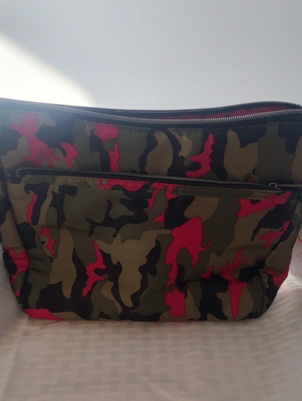 NWT LUG Slider cross body bag Camo Orchid - Picture 7 of 10